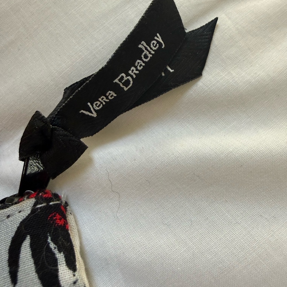 Vera Bradley Gray Zip ID/Wallet - Playful Penguins NWT - Picture 4 of 4